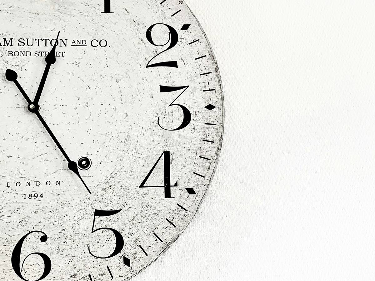 navigation tool mantel clock how to comparison of correct vs incorrect mantel clock placement affecting room navigation flow